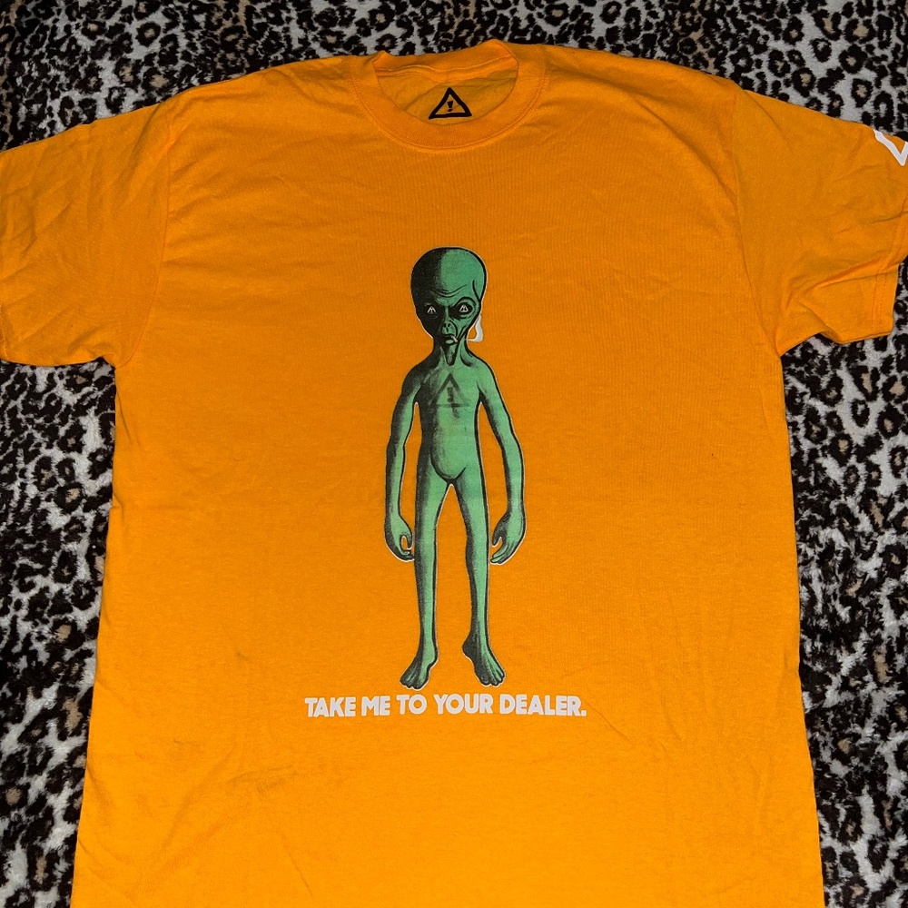 ⚠️ orange shirt